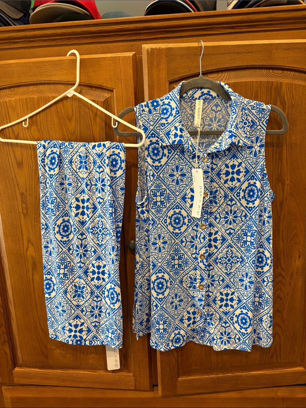 NWT Dear Scarlett Blue and White Sleeveless top and pant set size small